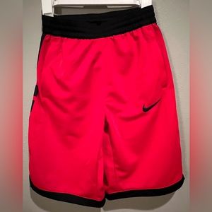 Nike Dri-Fit big kids (boy’s) Basketball Shorts size L
